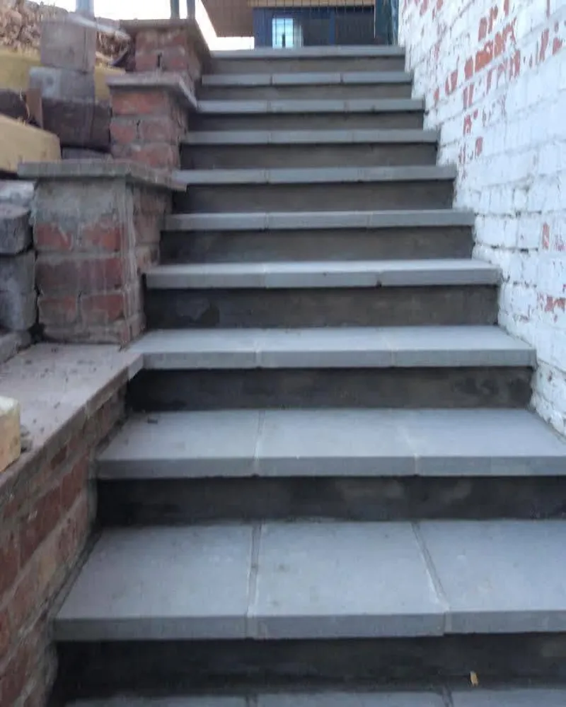 Escalier extérieur après rénovation
