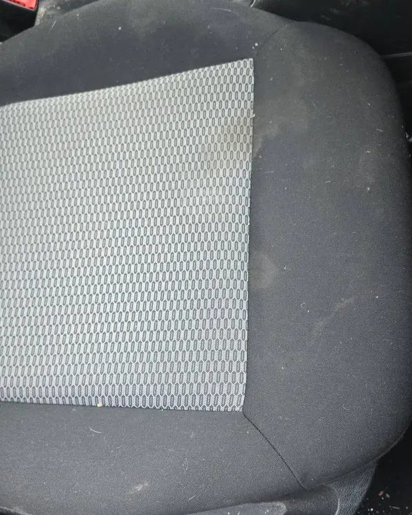 Siège avant de VW Polo avant nettoyage